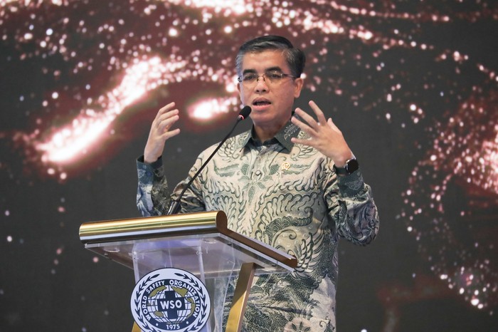 https://2.pakki.org/storage/artikel/335-menteri-ketenagakerjaan-yassierli-hadir-di-ajang-wso-indonesia-safety-culture-award-wisca-di-jakarta-jumat-252025-1746267860907.jpeg